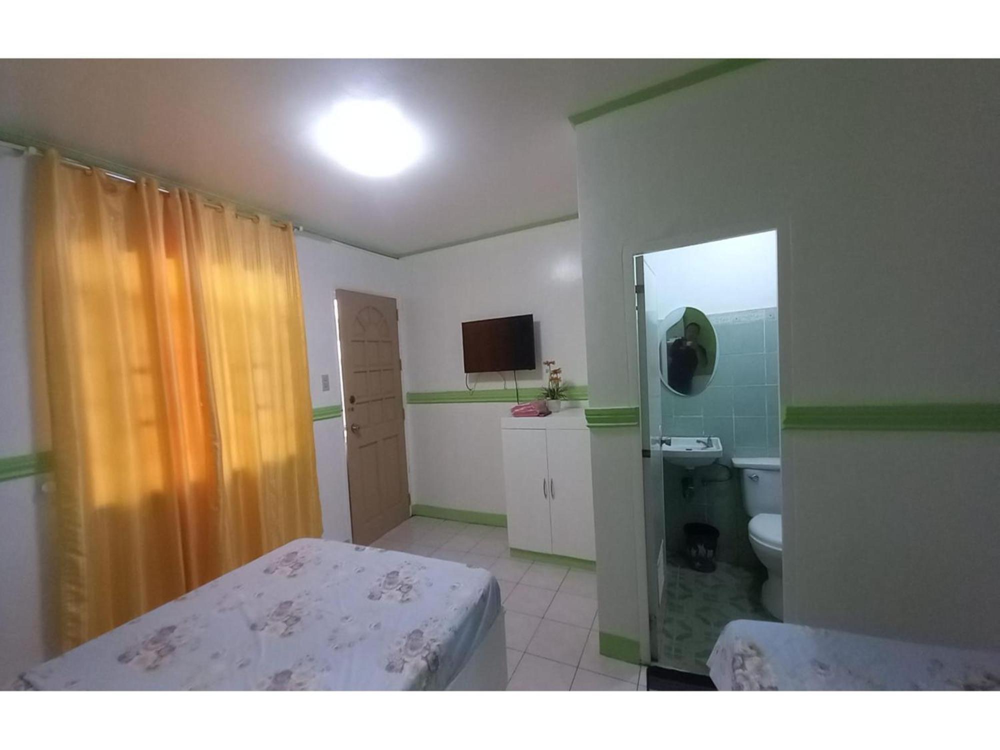Oyo 1048 Jomckayl Apartelle Naga  Exteriör bild