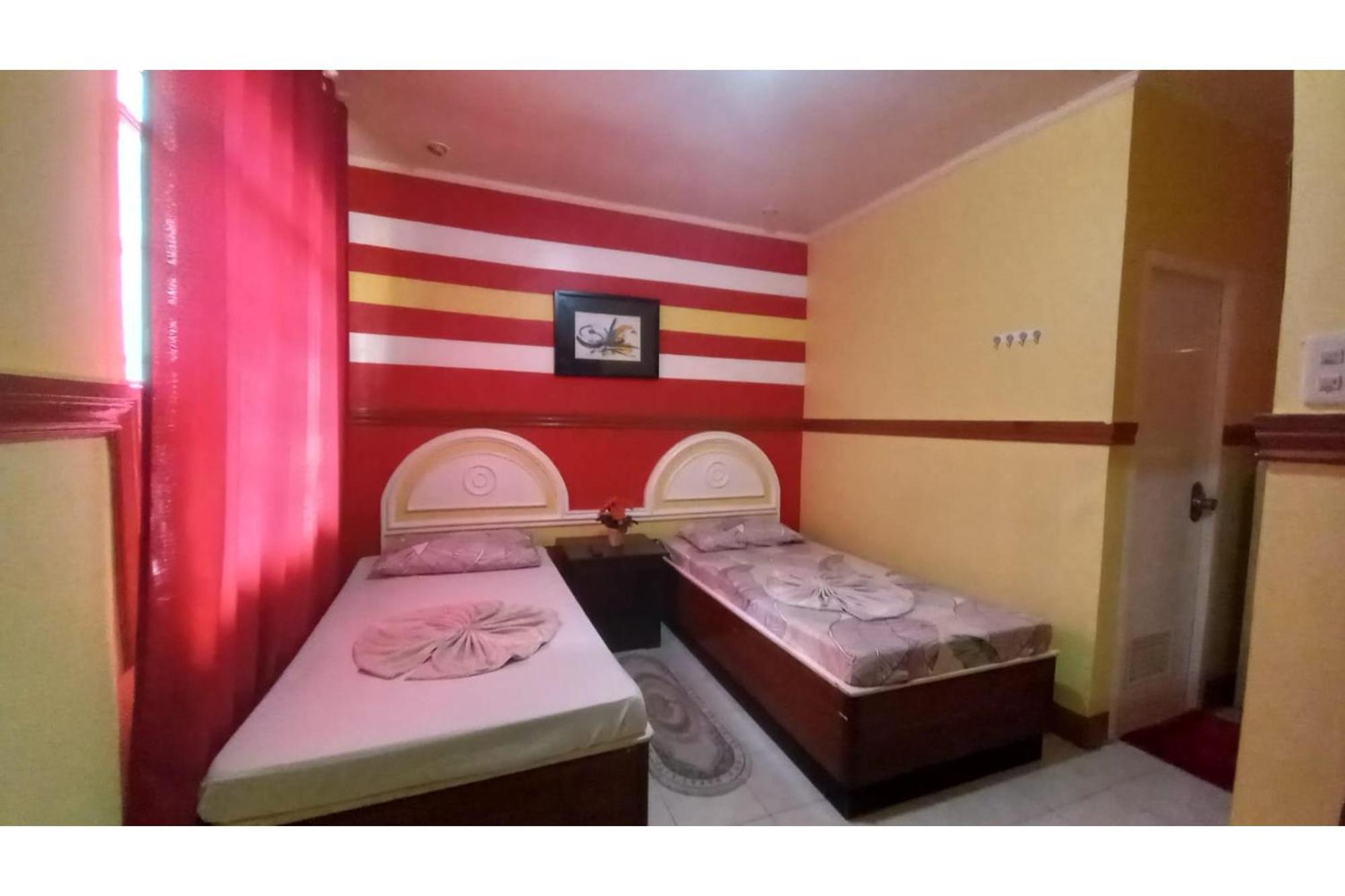 Oyo 1048 Jomckayl Apartelle Naga  Exteriör bild