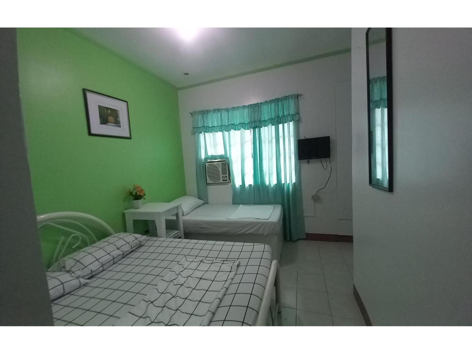 Oyo 1048 Jomckayl Apartelle Naga  Exteriör bild